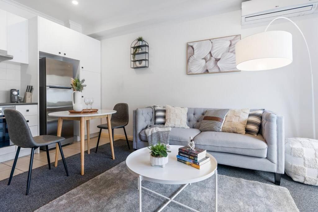 Апартаменты Cozy 1 Bedder In St Kilda With Balcony Мельбурн Экстерьер фото